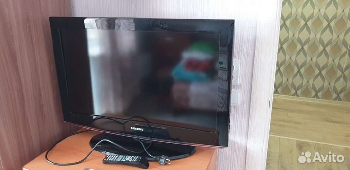 Телевизор Samsung 32 дюйма