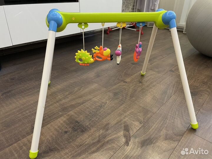 Рамка с подвесными игрушками