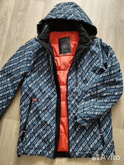 Весенняя куртка на мальчика