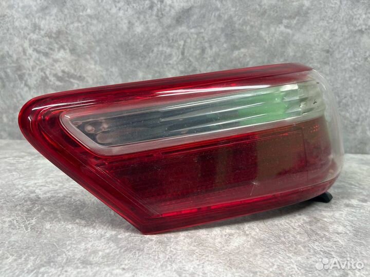 Фонарь задний наружный левый Toyota Camry XV40