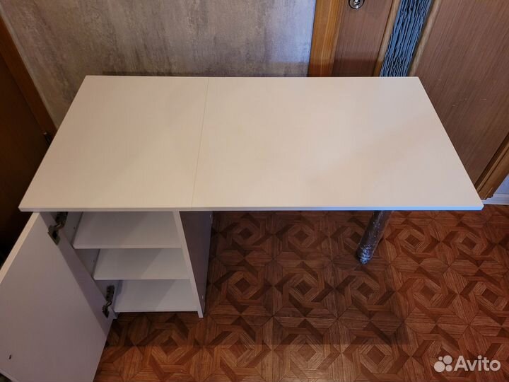 Стол для мастера маникюра