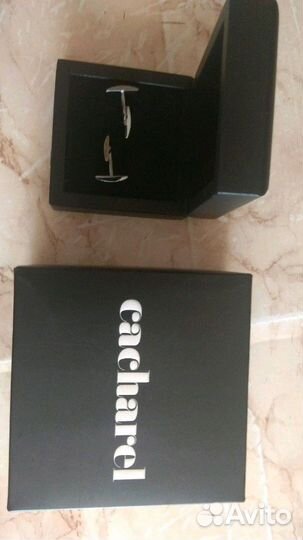 Запонки Cacharel