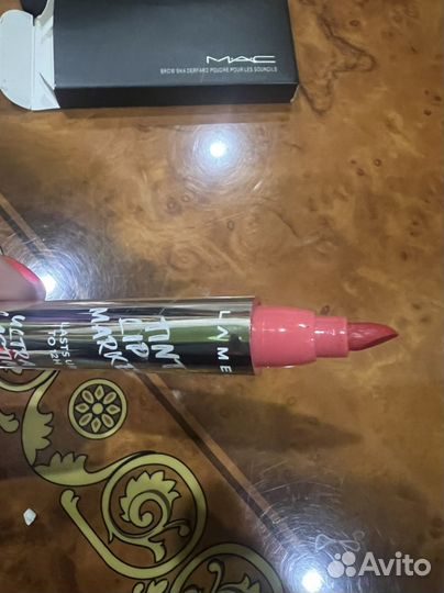 Профессиональный маркер для губ Lamel новый