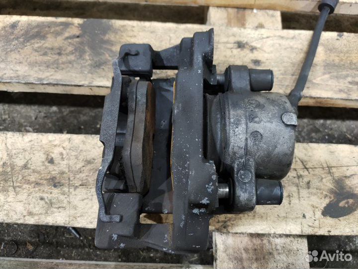 Суппорт тормозной передний правый Bmw 5 E39 M52B28