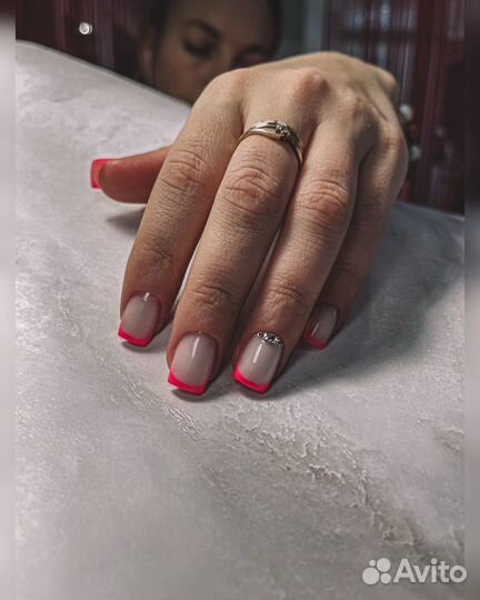 Наращивание ногтей