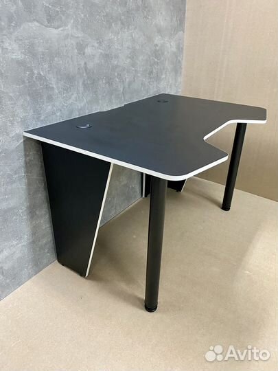 Игровой компьютерный стол