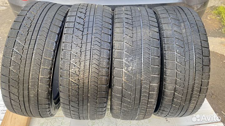 Bridgestone Blizzak VRX 245/45 R19 98S