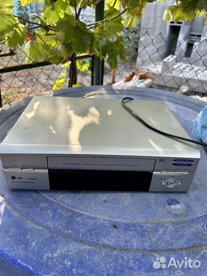 Видео магнитофон, dvd плеер, микрофоны