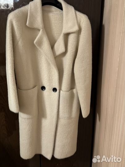 Пальто женское белое