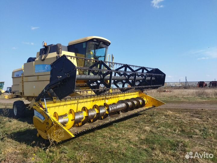 Комбайн New Holland TC 56, 2006