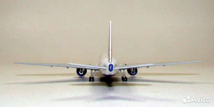Модель самолета Boeing 777-300 Трансаэро Airlines