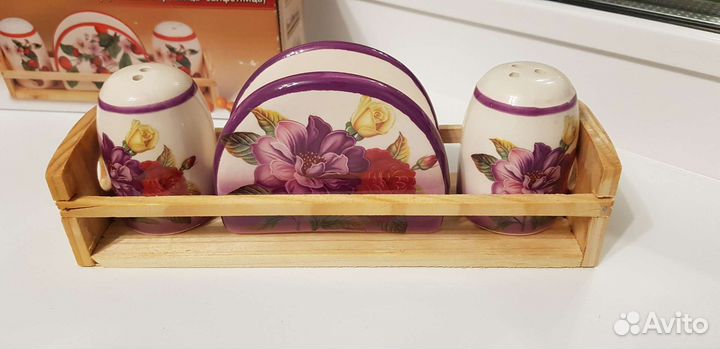 Набор на стол (солонка, перечница, салфетница)