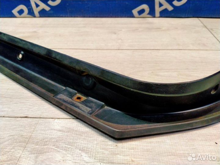 Накладка водосточного желобка задняя левая