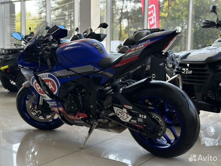 Yamaha YZF-R1