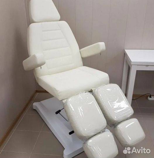 Стул для мастера педикюра, косметолога