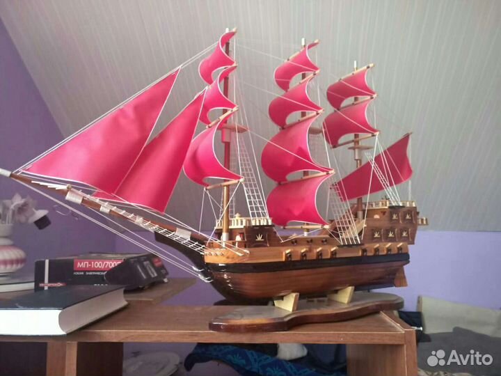 Сувенирный корабль