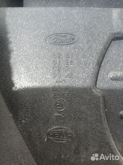 Фонарь правый Ford C-Max MK1 qqdb 2007