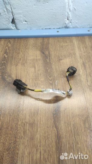 Проводка салона Toyota Avensis T250 седан 1 2008