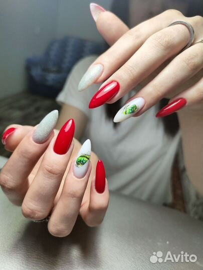 Наращивание ногтей, педикюр