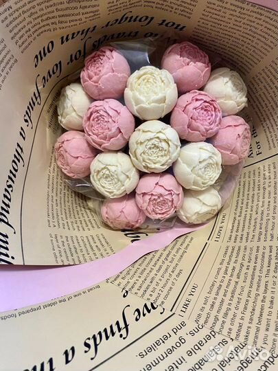 Розы и пионы из шоколада