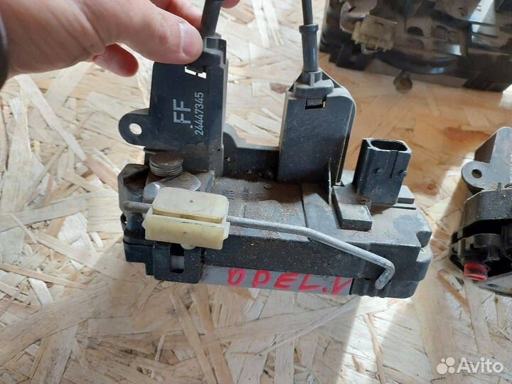 Замок двери Opel Vectra C 2005г