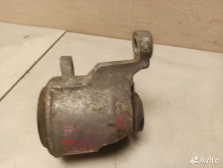 Подушка двигателя Ниссан