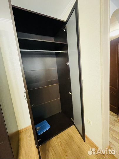 Шкаф распашной