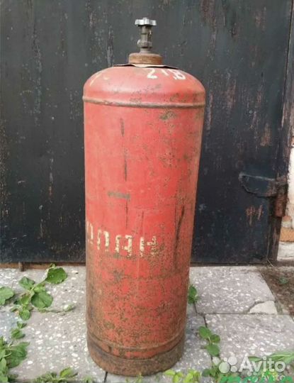 Газовый баллон полный и пустой