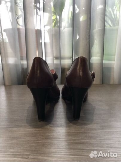 Продам кожаные туфли