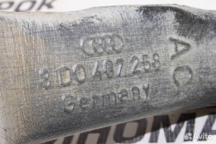 Кулак поворотный передний правый для Volkswagen Pa