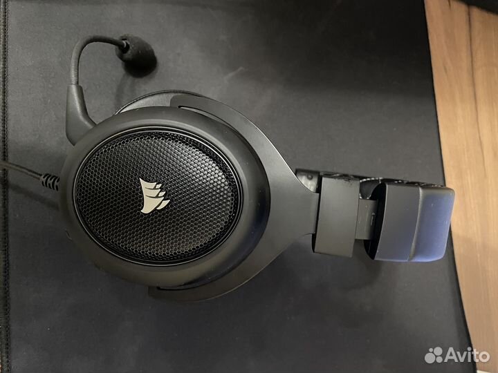 Наушники Corsair HS60 Pro Surround
