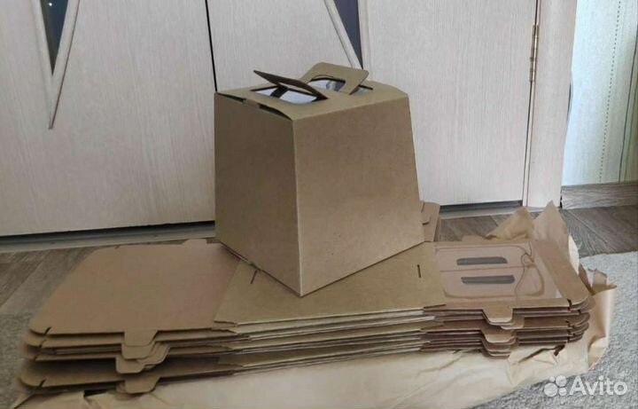 Коробка картонная с окном