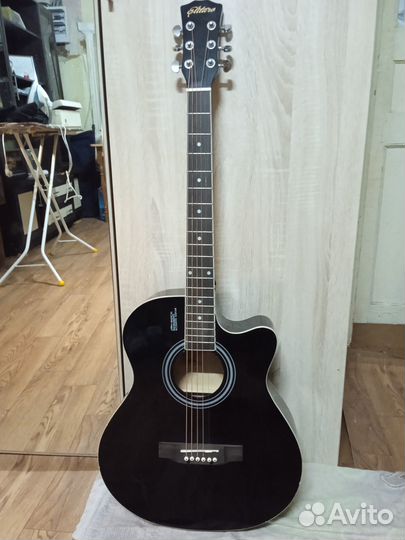 Акустическая гитара