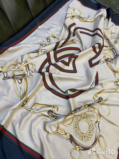 Шелковый платок gucci