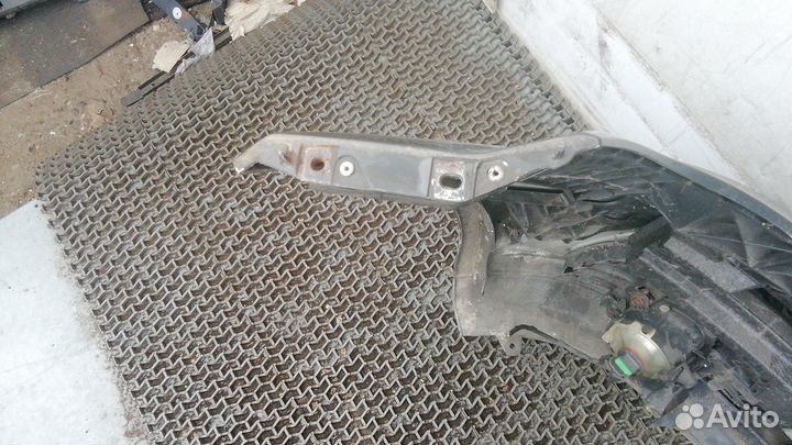 Бампер передний mercedes benz C-class W204 2008