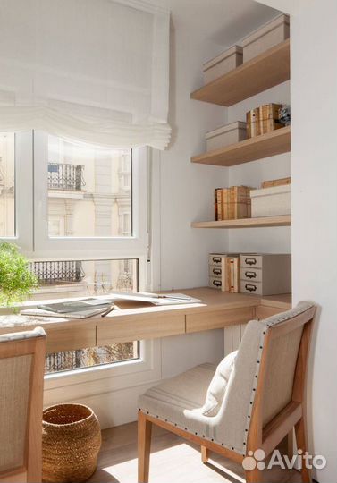 Рабочая зона у окна