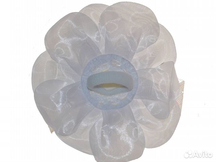 Белый бант для волос с розочками 1 шт