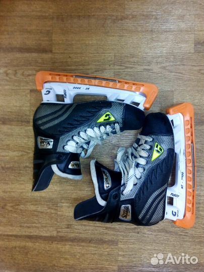 Коньки хоккейные