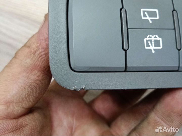 Кнопка стеклоочистителя заднего kia Rio 1