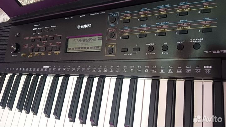 Синтезатор Yamaha psr e273