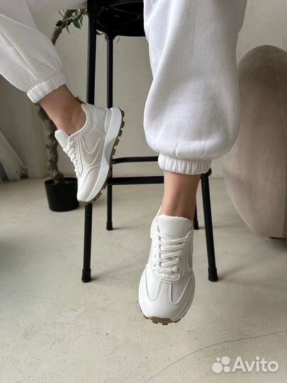 Белые Женские Кроссовки Весна Лето