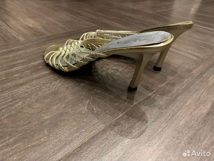 Босоножки