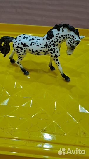 Фигурки лошадей