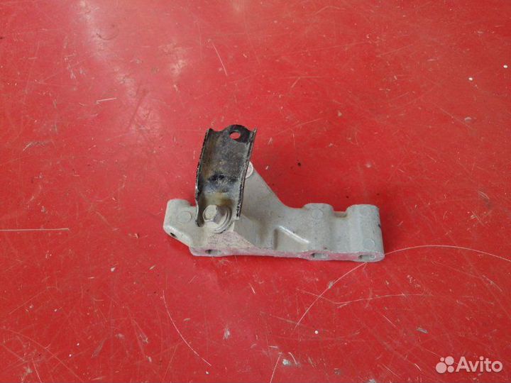 Кронштейн опоры двс правый Toyota Camry XV40 2grfe