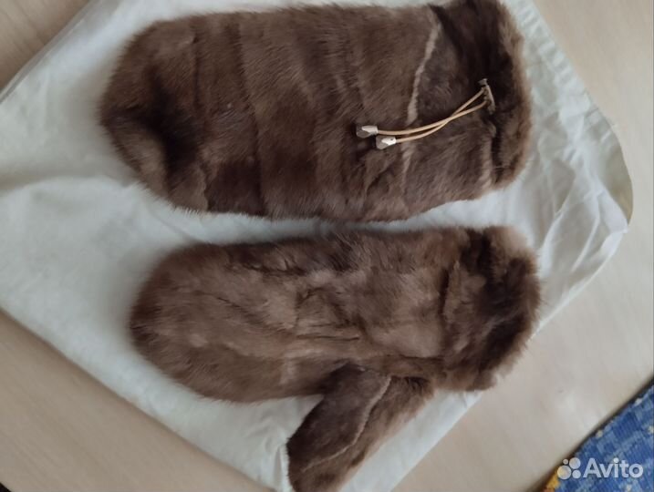 Варежки норковую женские