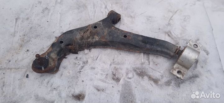 Рычаг передний левый на Ниссан Максима