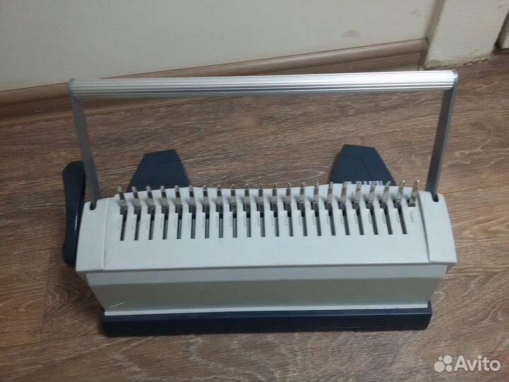 Брошюровщик на пластиковую пруток CB-120