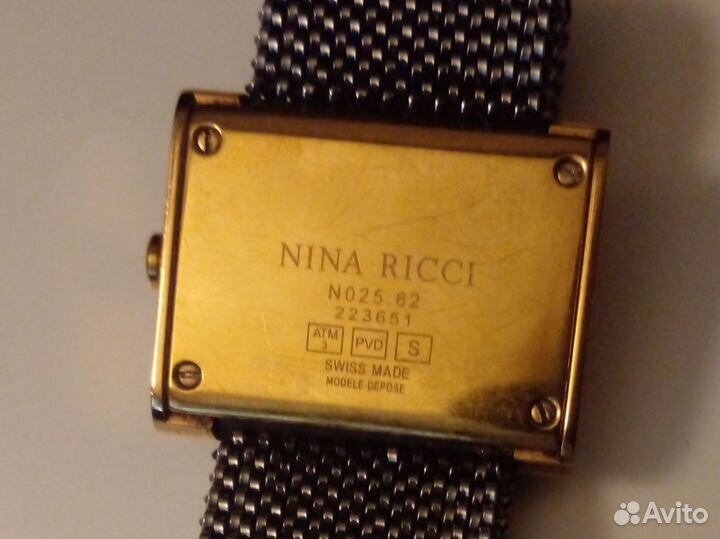 Часы женские Nina Ricci