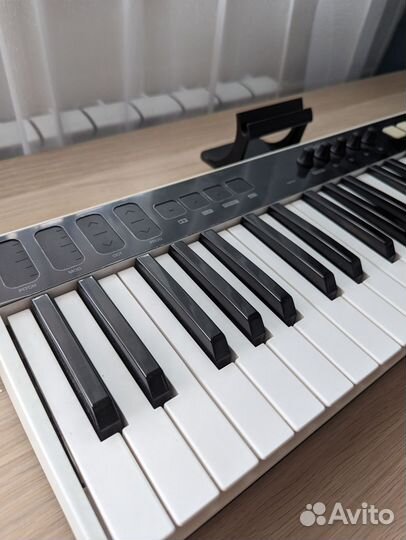 IK Multimedia iRig Keys I/O 49 midi-контроллер