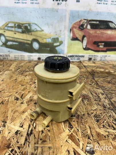 Бачок гур Рено Лагуна 2